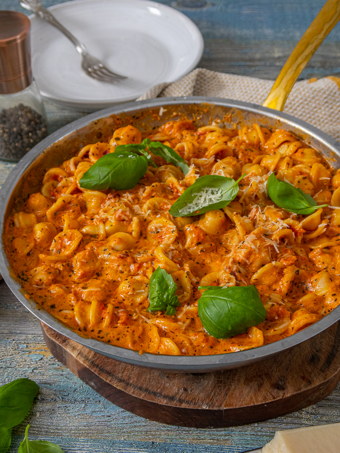 Krämig pasta i tomatsås- middag på 30 min - Zeinas Kitchen