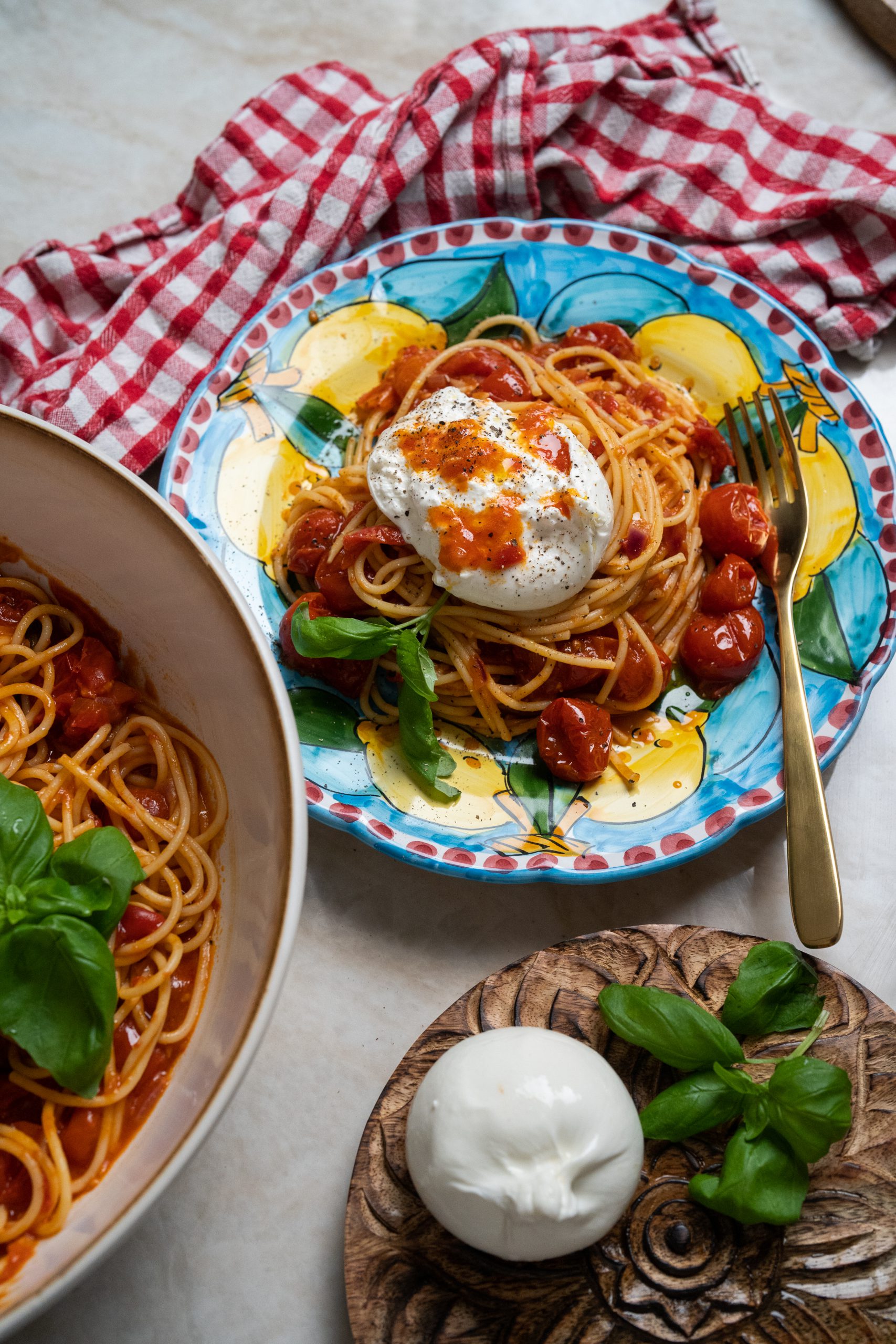 Spaghetti med tomatsås och burrata Zeinas Kitchen