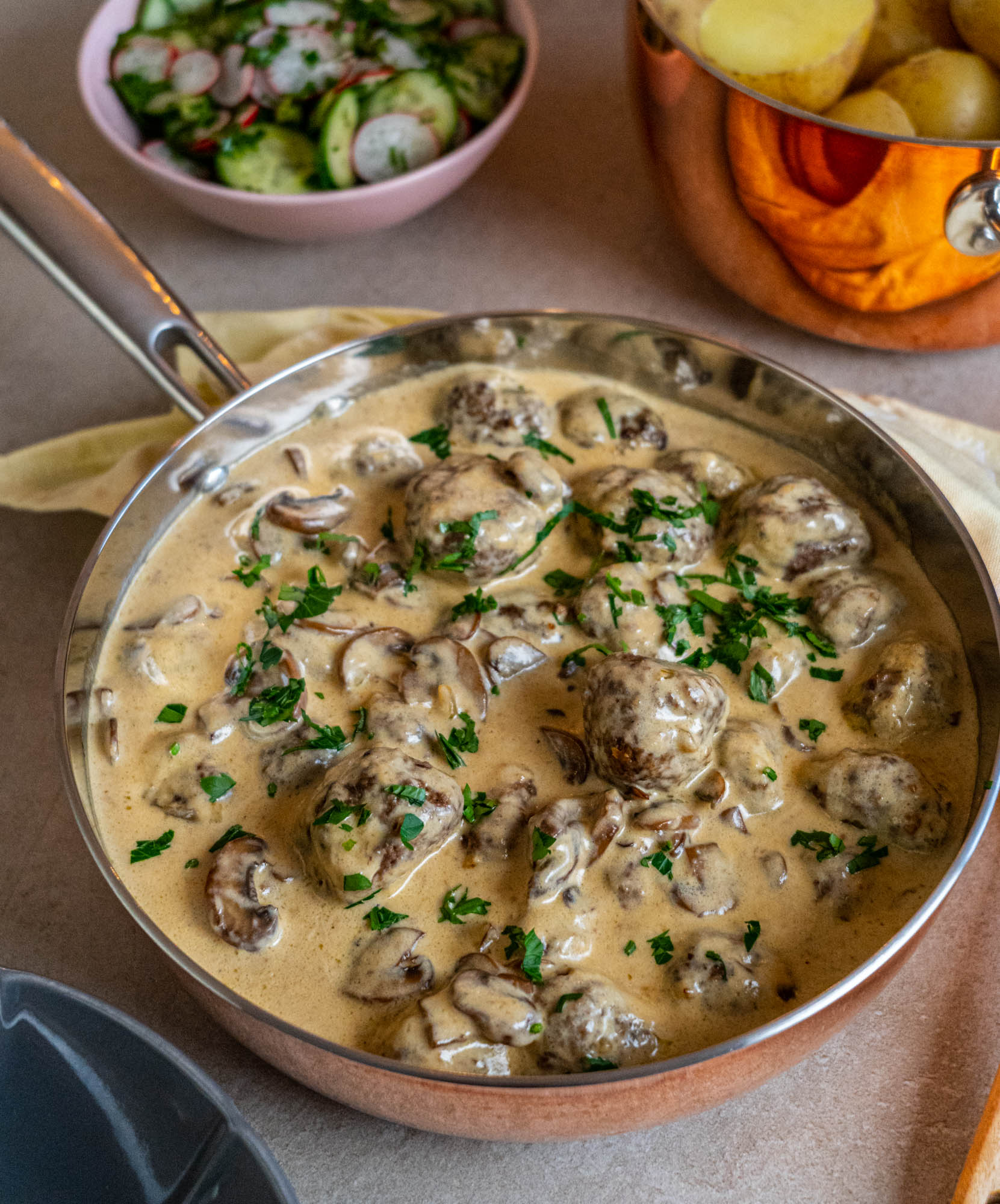 Ugnsbakade köttbullar i svampsås - Zeinas Kitchen